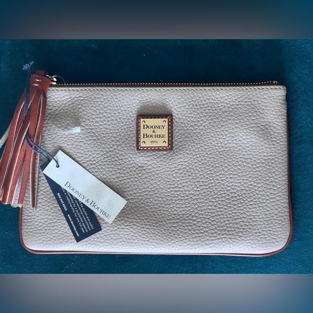 Copy - 𝅺DOONEY and Bourke Pink & TanTassel Clutch
NWT